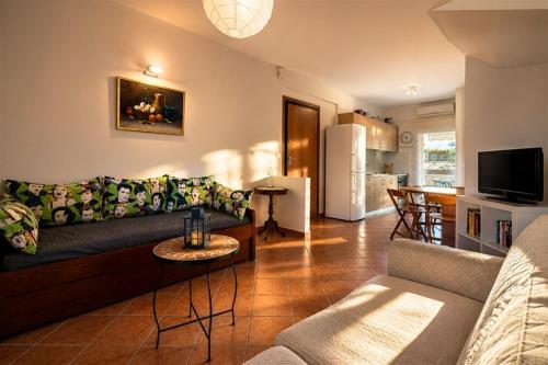 Laura House Nikiti