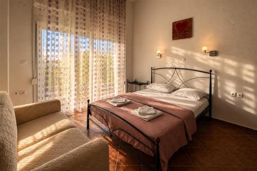 Laura House Nikiti