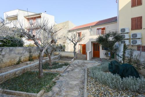 Modern House city centre Pag