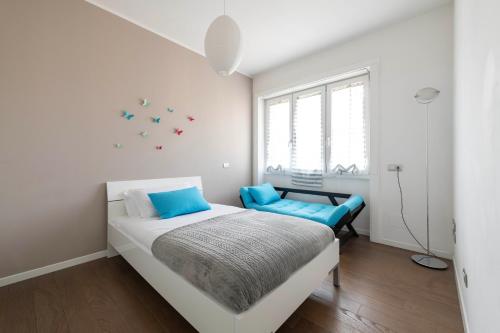 Lush Contemporary Flat, wonderful and wide home with 3 Bedrooms, 6 guests, By HouseinMilano
