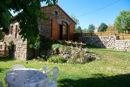 Gallery image of La grange de chams in Laval-Atger