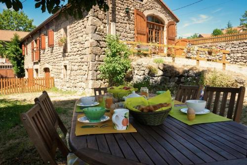 Gallery image of La grange de chams in Laval-Atger