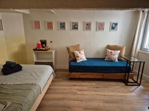 17m2 Flower studio dans le centre historique Ecusson