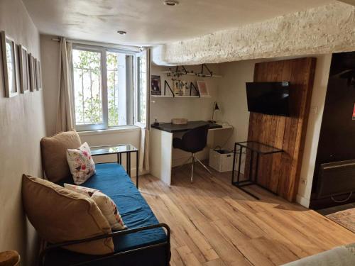 17m2 Flower studio dans le centre historique Ecusson