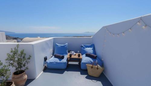 Ira Sea View Couple Studio with Rooftop Jacuzzi