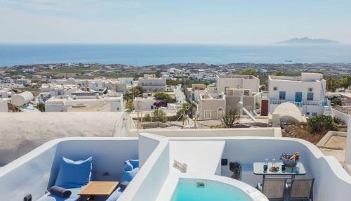 Ira Sea View Couple Studio with Rooftop Jacuzzi