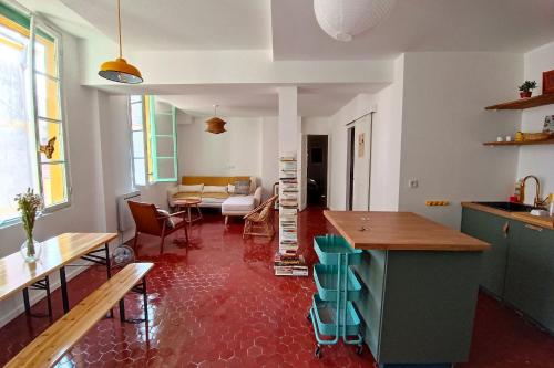 Charming apartment in Nice with balcony