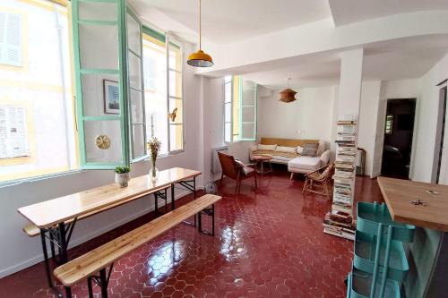 Charming apartment in Nice with balcony