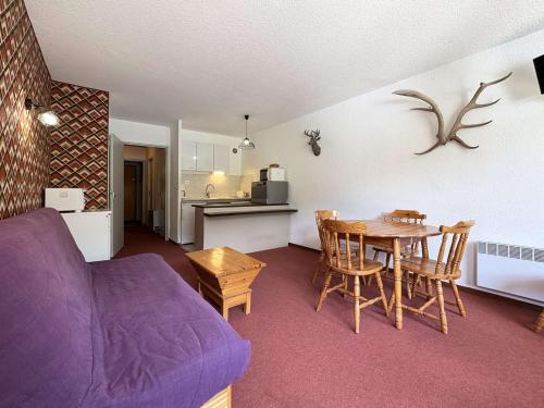 Grand studio Les Orres 1650, 4 pers, balcon, proche commerces, box à skis - FR-1-322-267