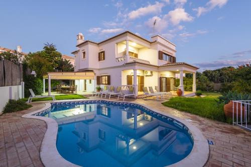 Villa Mangas by Villa Select
