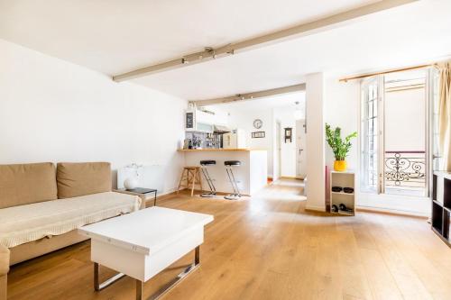 Elegant Modern Apartment in the Heart of Le Marais
