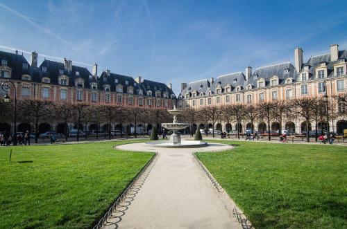 Elegant Modern Apartment in the Heart of Le Marais