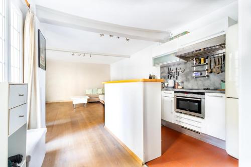 Elegant Modern Apartment in the Heart of Le Marais