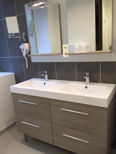 Un baño de Le Beverl'inn