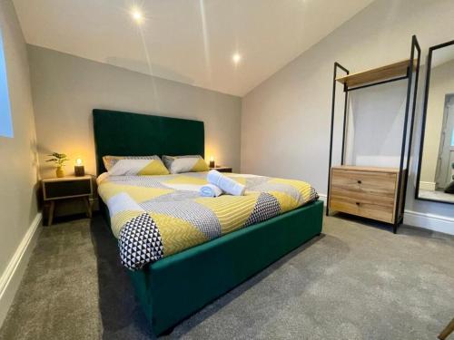 Modern Central Apartment - King Size Bed - Free Parking photo 10