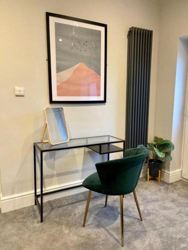 Modern Central Apartment - King Size Bed - Free Parking photo 20