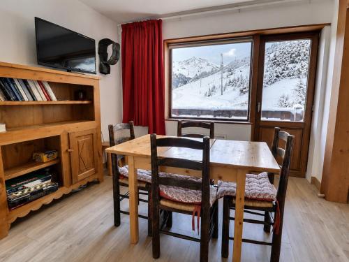 2 Pièces Lumineux sur Pistes, Proche Commerces, Balcon Sud