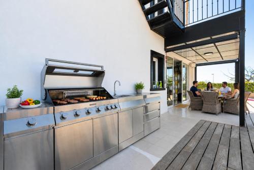 Modern 3BR Villa Heated Pool &Sea View Costa Adeje