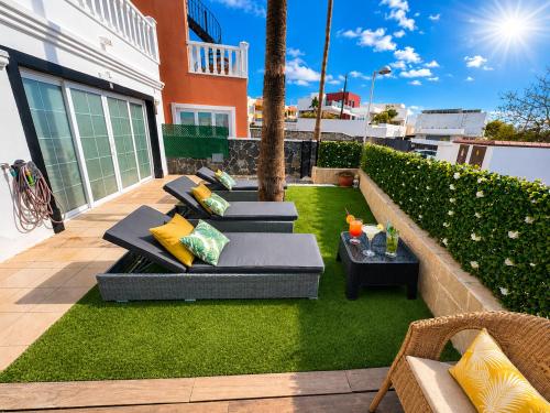 Modern 3BR Villa Heated Pool &Sea View Costa Adeje