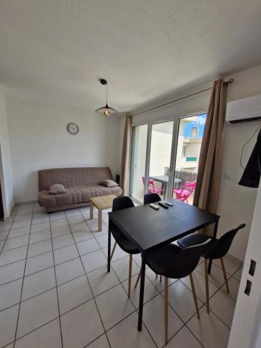 Apartment et parking space et Air conditioning