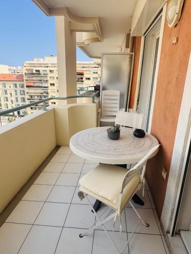AZUREA 2P lumineux, Nice Plage, Parking, Clim