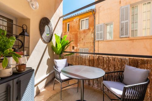 Appartement climatisé avec terrasse centre ville