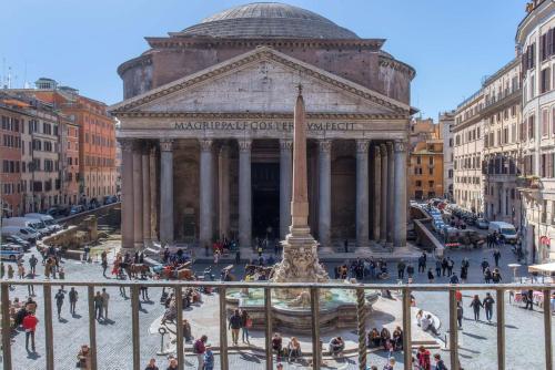 Pantheon Luxury Apartment