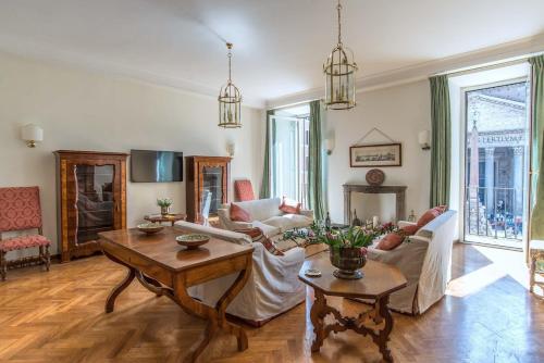 Pantheon Luxury Apartment