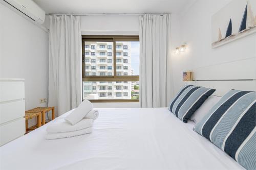 WintowinRentals Newly Renovated Private Suite Beachfront & Steps to the Marina