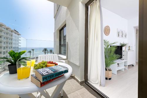 WintowinRentals Newly Renovated Private Suite Beachfront & Steps to the Marina
