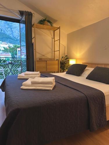 Sea and Mountain Views - Old Town Makarska
