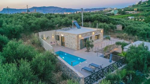 PETRONILA exclusive Living with heated pool