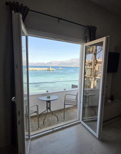 Azure Suites - Sea View Apartments