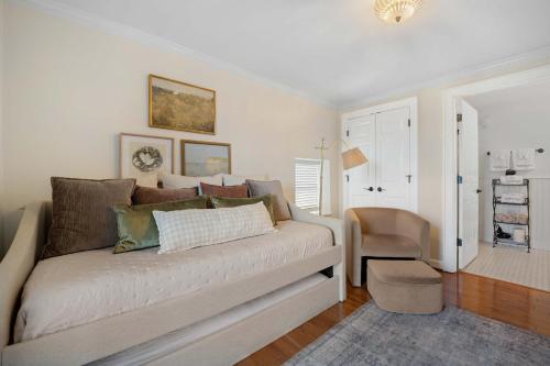 a bedroom with a large bed in a room at Historic Riverview Inn Suite Ten in Chattanooga
