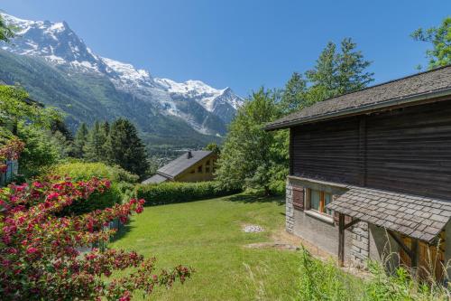 Petit Chalet Des Moussoux in Chamonix | Mont Blanc View & Garden - Happy Rentals photo 4