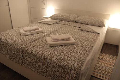Apartments with parking space Peroj, Fazana - 27711