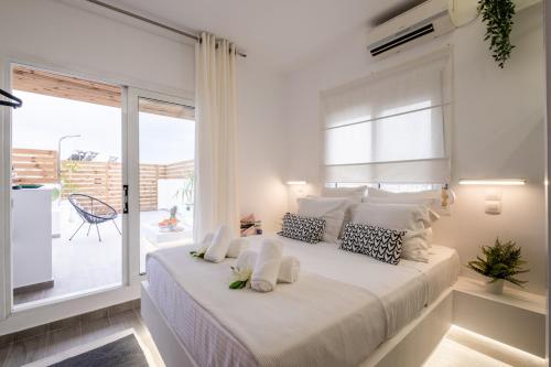Acropolis area small studio with Hot tub and terrace view