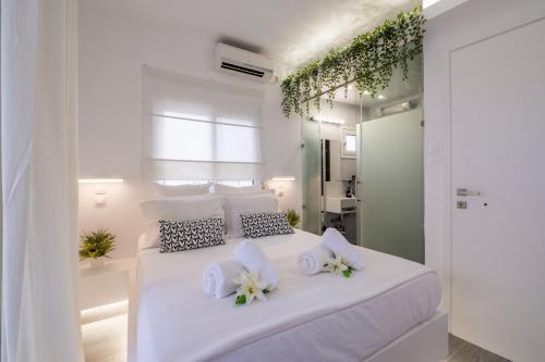 Acropolis area small studio with Hot tub and terrace view