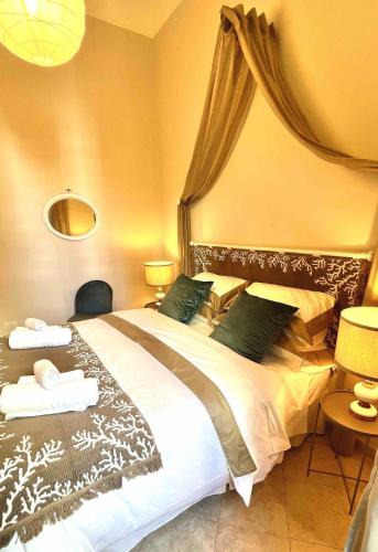5 min from Metro Station - Liberty Suite in Vomero