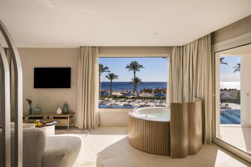 Sunrise Remal Beach Resort — Sea view