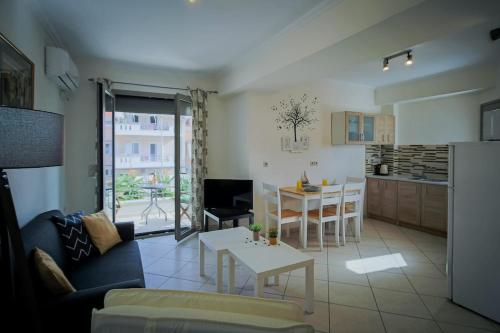 fotis new built apartment at the centre of town