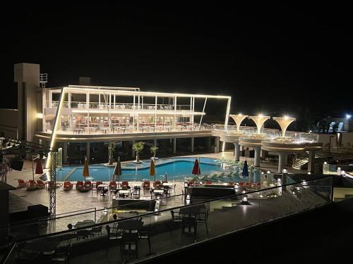 Hurghada Long Beach Resort — Property building