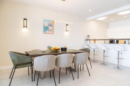 Villa Ocean View with Heated Pool