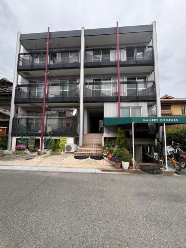 Gallery Compass- Art Apartments Osaka with Breakfast Free Parking