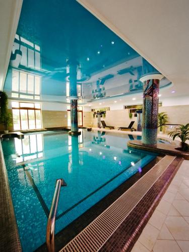 Hotel Golden Palace — Swimming pool