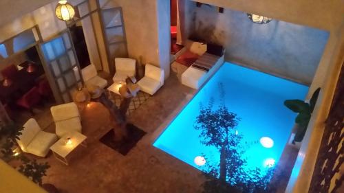 Majoituspaikassa Riad Vendôme & Spa tai sen lähellä sijaitseva uima-allas