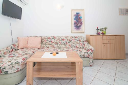 APP Mari Umag