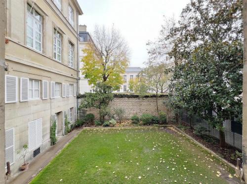 Invalides Garden Residence