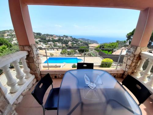 House with Swimming pool Beach Stunning Sea View