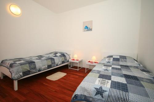 Gallery image of Apartment Mimoza 6, Baska, Krk in Baška